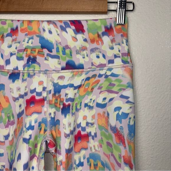 Fabletics Bike Shorts Women's Small Powerhold High-Waist 9'' New Wave Floral - Picture 10 of 16